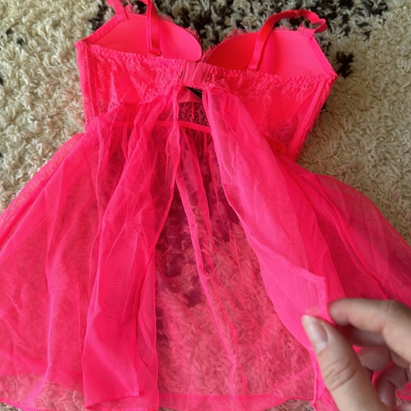 SOLD Victoria’s Secret Lingerie - Picture 4 of 6